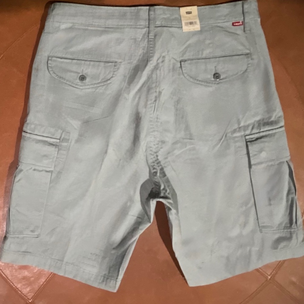 Levi’s Carrier Lt Gray Cargo Shorts Sz 34   NWT - Picture 5 of 12
